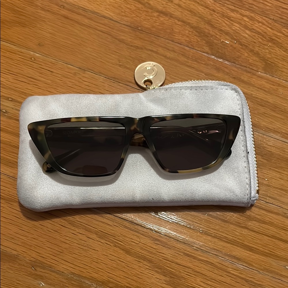 Aperçu tortoise sunglasses
